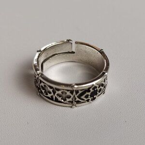 Second-hand women's classic vintage silver ring